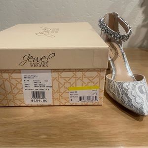 Wedding shoes, size 6. Unworn/brand new in box. White/Silver color